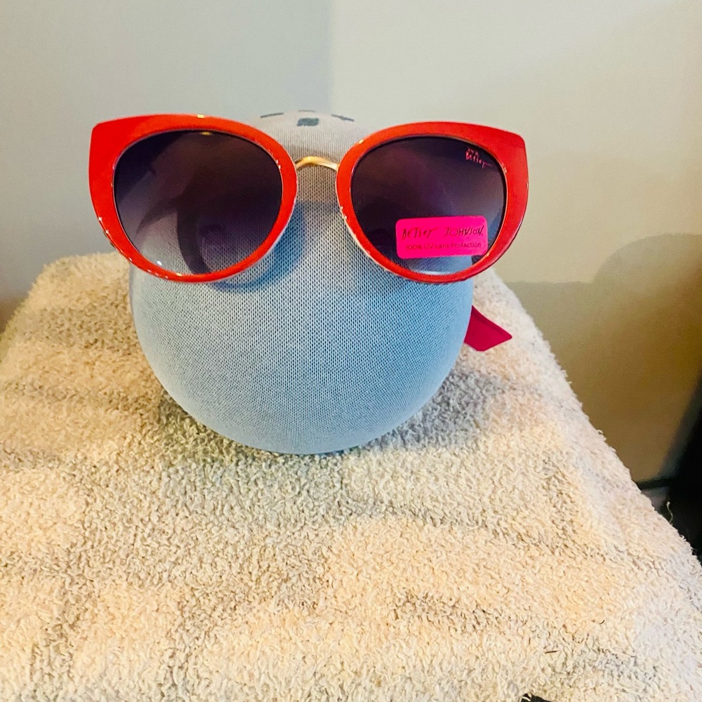NWT. Betsey Johnson sunglasses. Red, black n whites gold nose piece.